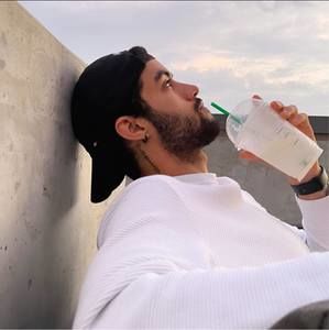 Meet your Posher, Luis angel